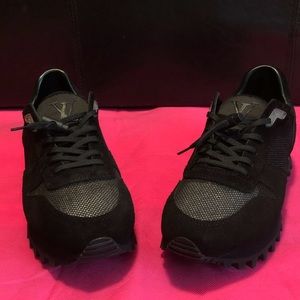LV Runner Sneaker Size 42.5 (9.5 US)
